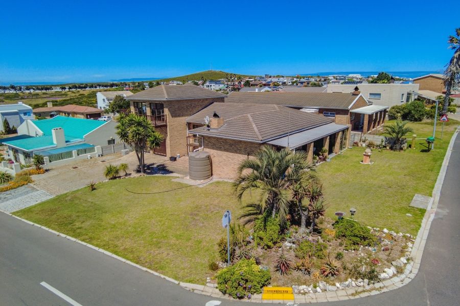 4 Bedroom Property for Sale in Yzerfontein Western Cape